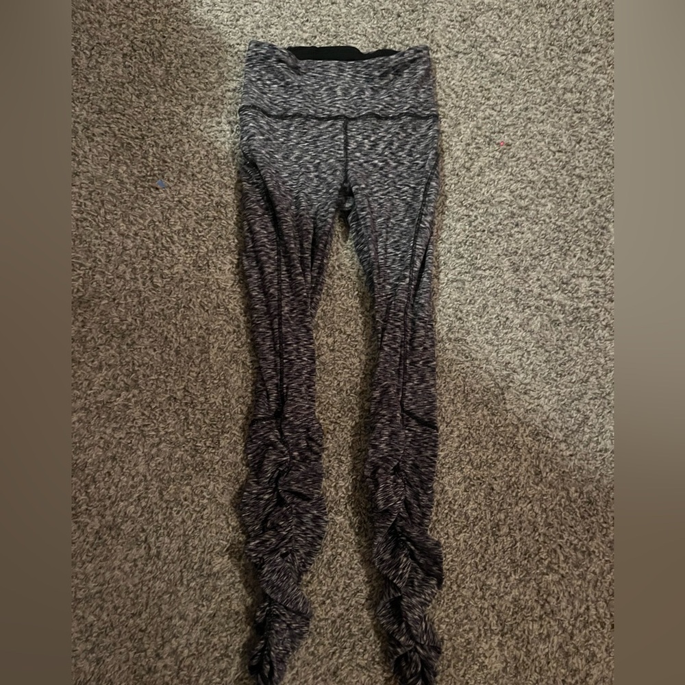 Lululemon Gray Patterned Ruched Leggings